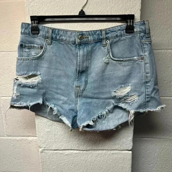 Zara Cut Off Jean Shorts. Distressed. Light washed - Picture 1 of 4
